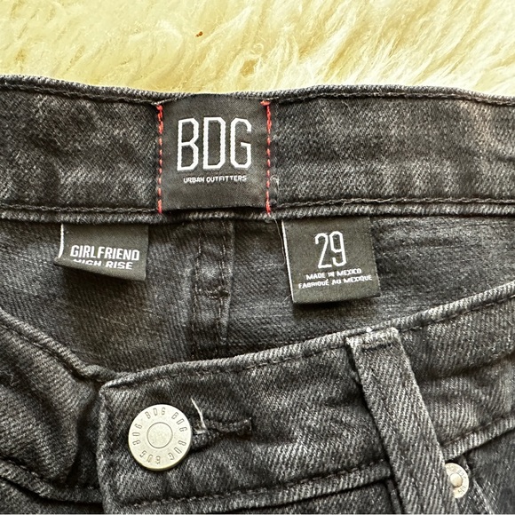 BDG Girlfriend High Rise Short - Picture 5 of 7